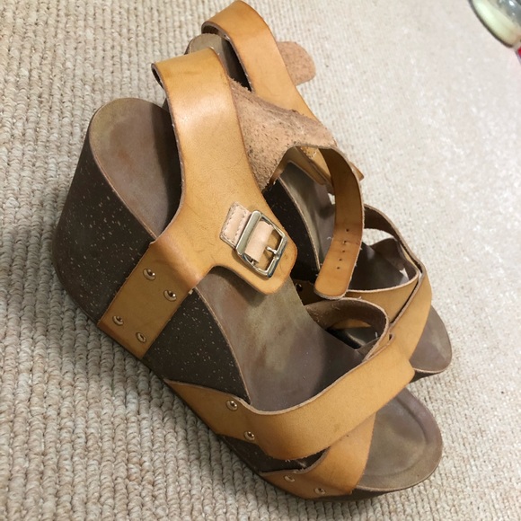Camel wedges - Picture 2 of 2